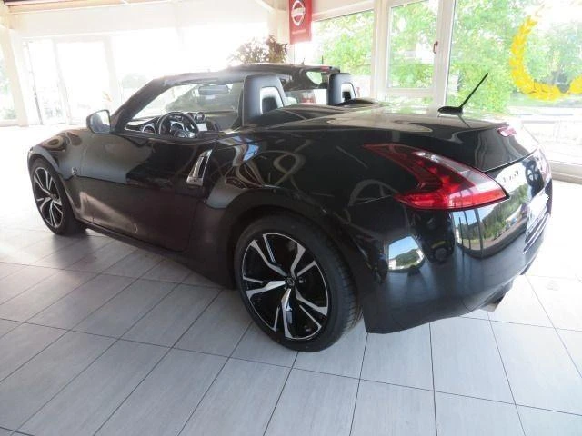 Nissan 370Z 3.7 Roadster - автомобили, коли, обяви за нови и употребявани 3