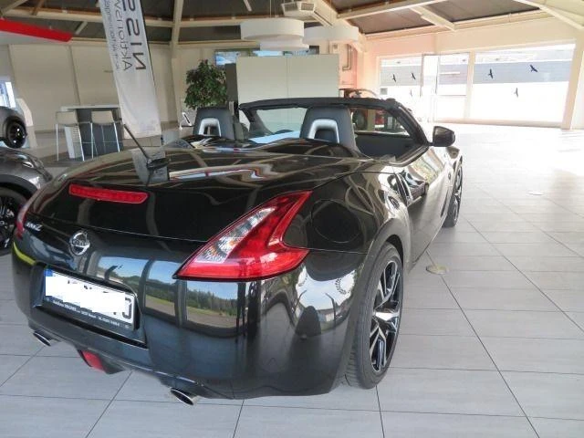Nissan 370Z 3.7 Roadster - автомобили, коли, обяви за нови и употребявани 4