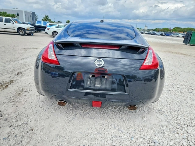 Nissan 370Z Touring* 3.7* - автомобили, коли, обяви за нови и употребявани 5