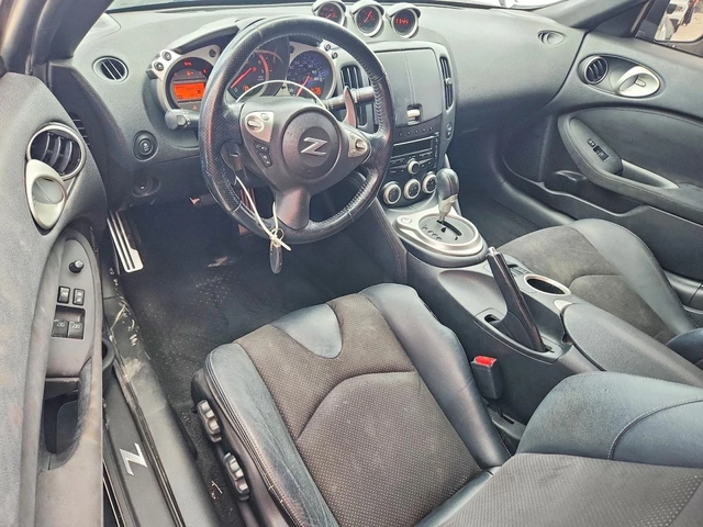 Nissan 370Z Touring* 3.7* - автомобили, коли, обяви за нови и употребявани 6