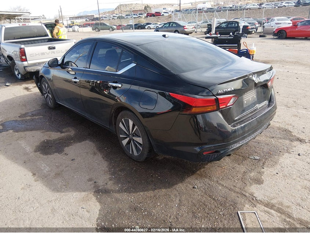 Nissan Altima 2.5L I-4 DI, DOHC, VVT, 182HP Front Wheel Drive - автомобили, коли, обяви за нови и употребявани 2