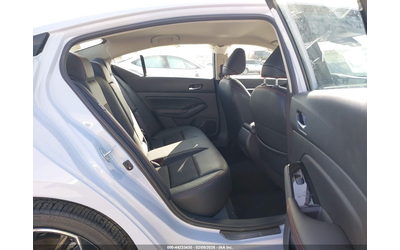 Nissan Altima 2.5L I-4 DI, DOHC, VVT, 188HP Front Wheel Drive - автомобили, коли, обяви за нови и употребявани 7