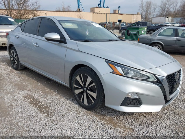 Nissan Altima 2.5L I-4 DI, DOHC, VVT, 188HP Front Wheel Drive - автомобили, коли, обяви за нови и употребявани 0