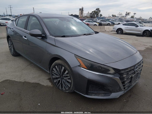 Nissan Altima 2.5L I-4 DI, DOHC, VVT, 188HP Front Wheel Drive - автомобили, коли, обяви за нови и употребявани 0