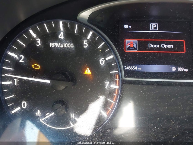 Nissan Altima 2.5L I-4 DOHC, VVT, 179HP Front Wheel Drive - автомобили, коли, обяви за нови и употребявани 6