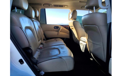 Nissan Armada 5.6L 8 Rear-wheel drive - автомобили, коли, обяви за нови и употребявани 10