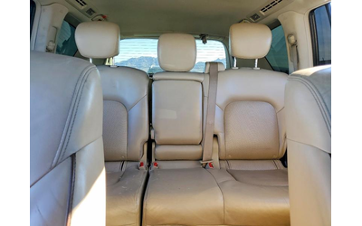 Nissan Armada 5.6L 8 Rear-wheel drive - автомобили, коли, обяви за нови и употребявани 9