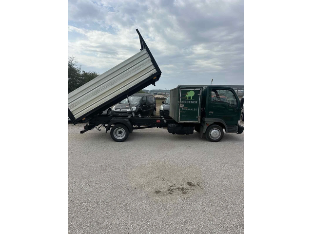 Nissan Capstar - автомобили, коли, обяви за нови и употребявани 3