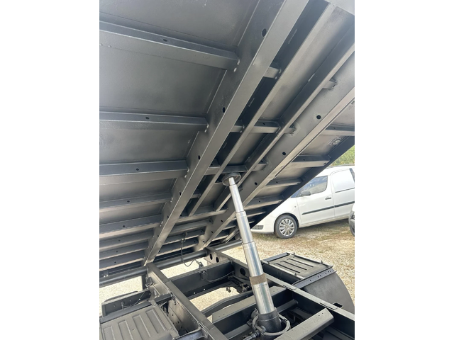 Nissan Capstar - автомобили, коли, обяви за нови и употребявани 5