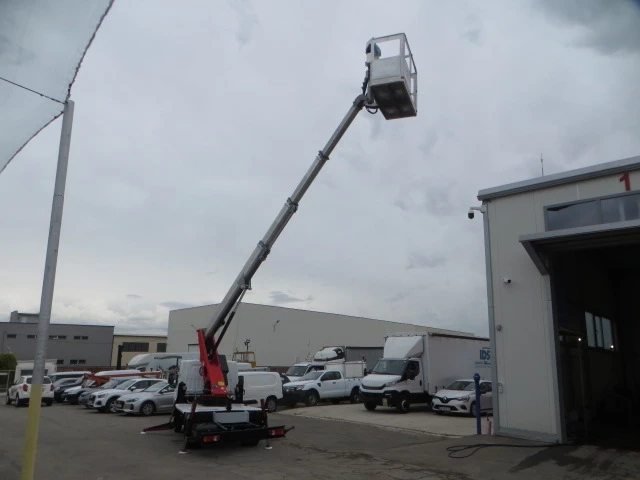 Nissan Capstar АВТОВИШКА 20m - автомобили, коли, обяви за нови и употребявани 1