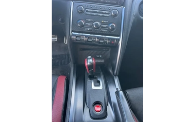 Nissan Gt-r Black Edition - автомобили, коли, обяви за нови и употребявани 14