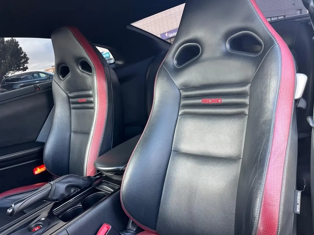 Nissan Gt-r Black Edition - автомобили, коли, обяви за нови и употребявани 3
