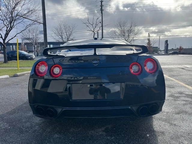Nissan Gt-r Black Edition - автомобили, коли, обяви за нови и употребявани 5
