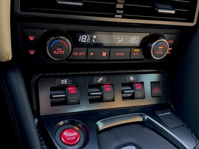 Nissan Gt-r PREMIUM COUPE - автомобили, коли, обяви за нови и употребявани 10