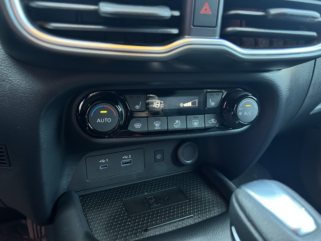 Nissan Juke 1.0 DIG-T N-Connecta 4x2 A/T - автомобили, коли, обяви за нови и употребявани 6
