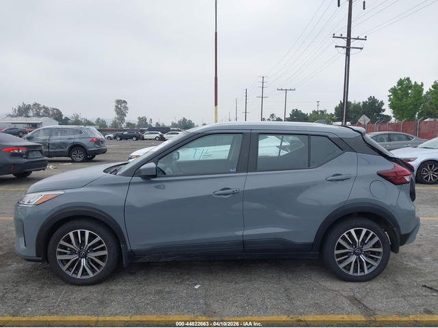 Nissan KICKS 1.6L I-4 DOHC, VVT, 122HP Front Wheel Drive - автомобили, коли, обяви за нови и употребявани 14