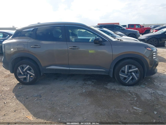 Nissan KICKS 2.0L I-4 DOHC, VVT, 141HP Front Wheel Drive - автомобили, коли, обяви за нови и употребявани 12