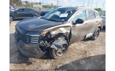 nissan-kicks-2-0l-i-4-dohc-vvt-141hp-front-wheel-drive - 1