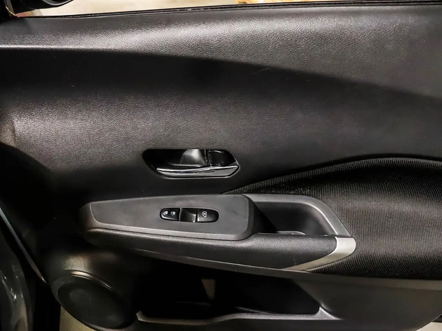 Nissan Kicks Front Wheel Drive - автомобили, коли, обяви за нови и употребявани 12