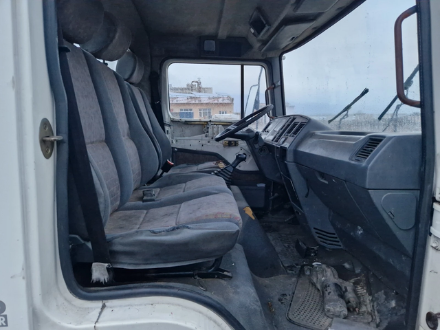 Nissan L35 2 броя- 3.0 tdi, 4.0 дизел - автомобили, коли, обяви за нови и употребявани 3