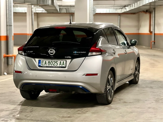 Nissan Leaf 40 KW Лизинг през Уникредит по220 евро - автомобили, коли, обяви за нови и употребявани 3