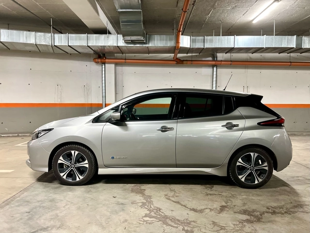 Nissan Leaf 40 KW Лизинг през Уникредит по220 евро - автомобили, коли, обяви за нови и употребявани 5