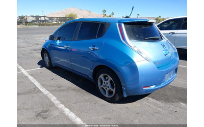 nissan-leaf-electric-front-wheel-drive - 2