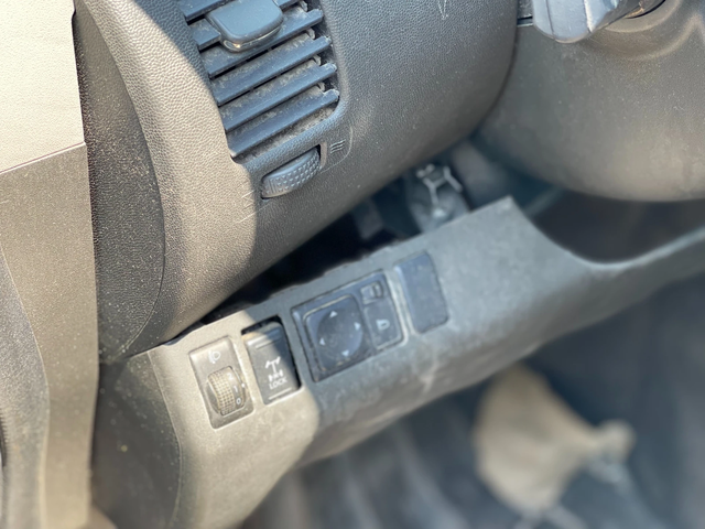 Nissan Navara 2.5DCi 190кс на части - автомобили, коли, обяви за нови и употребявани 10