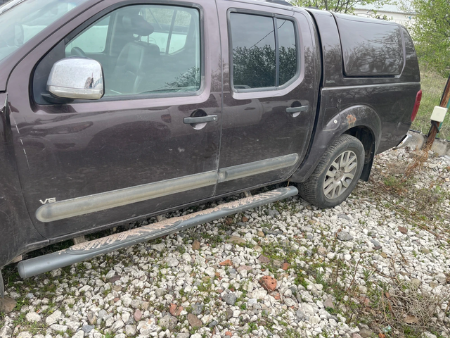 Nissan Navara 3.0DCi V6 на части - автомобили, коли, обяви за нови и употребявани 3