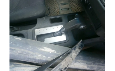 Nissan Navara 2.5dci - автомобили, коли, обяви за нови и употребявани 7