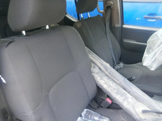 Nissan Navara 2.5dci - автомобили, коли, обяви за нови и употребявани 8