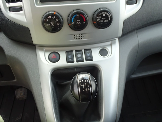 Nissan NV200 Пътнически- 7 местен - автомобили, коли, обяви за нови и употребявани 9