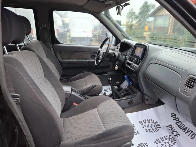 Nissan Pickup 2.5D 4x4 - автомобили, коли, обяви за нови и употребявани 9