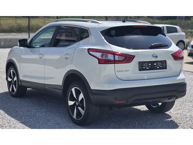 Nissan Qashqai 1.2i *Panorama* - автомобили, коли, обяви за нови и употребявани 3