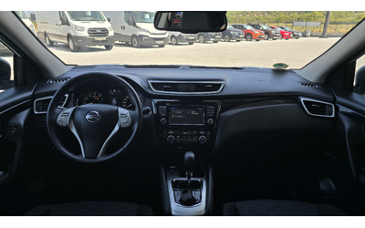 Nissan Qashqai 1.2i *Panorama* - автомобили, коли, обяви за нови и употребявани 8