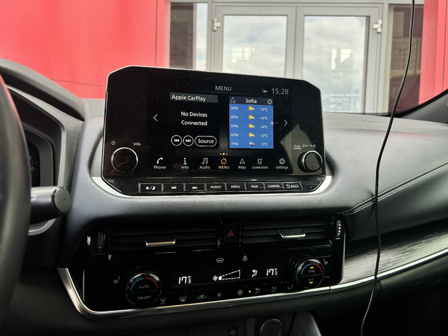 Nissan Qashqai 1.3 DDT Tekna 4x2 - автомобили, коли, обяви за нови и употребявани 4