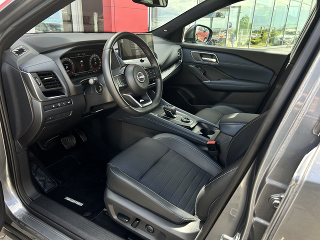 Nissan Qashqai 1.3 DDT Tekna A/T 4x4 - автомобили, коли, обяви за нови и употребявани 3