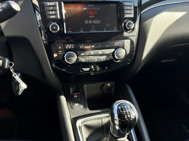 Nissan Qashqai 1.3 DIG-T Acenta M/T КАПАРИРАН - автомобили, коли, обяви за нови и употребявани 4