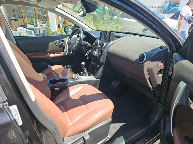 Nissan Qashqai 2.0i 4x4 - автомобили, коли, обяви за нови и употребявани 16