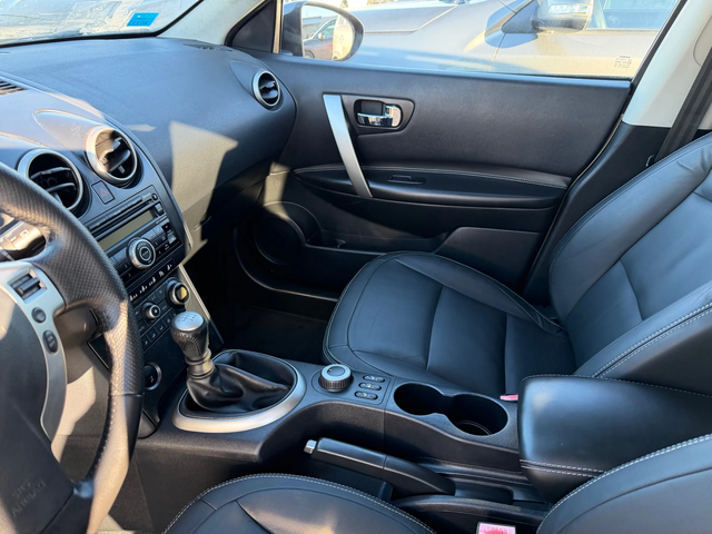 Nissan Qashqai 2.0 D 4Х4  6+ 1 места - автомобили, коли, обяви за нови и употребявани 10