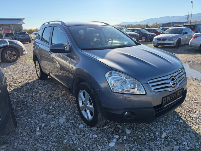 Nissan Qashqai 2.0 D 4Х4  6+ 1 места - автомобили, коли, обяви за нови и употребявани 2