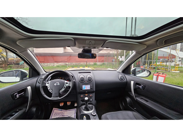 Nissan Qashqai 1.6 Dci 4x4/Panorama/Navig/Klimatron/Top sustoqnie - автомобили, коли, обяви за нови и употребявани 8