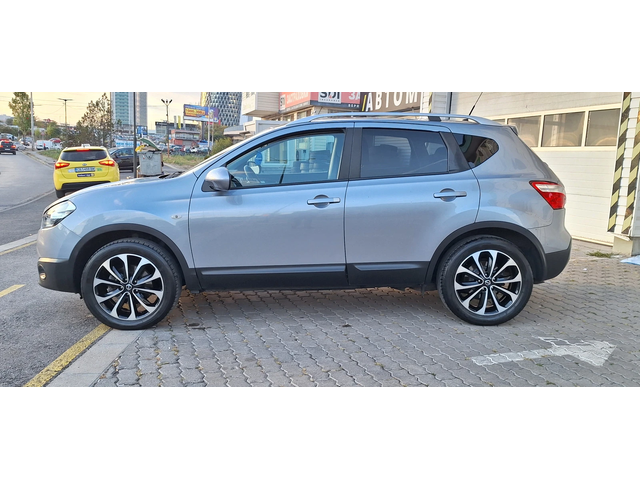 Nissan Qashqai 2.0 Automat Panorama 4x4 Navi Kamera - автомобили, коли, обяви за нови и употребявани 3