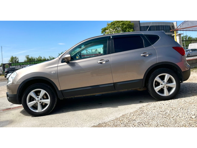 Nissan Qashqai 2.0i 141HP AUTOMATIC 4WD - автомобили, коли, обяви за нови и употребявани 3