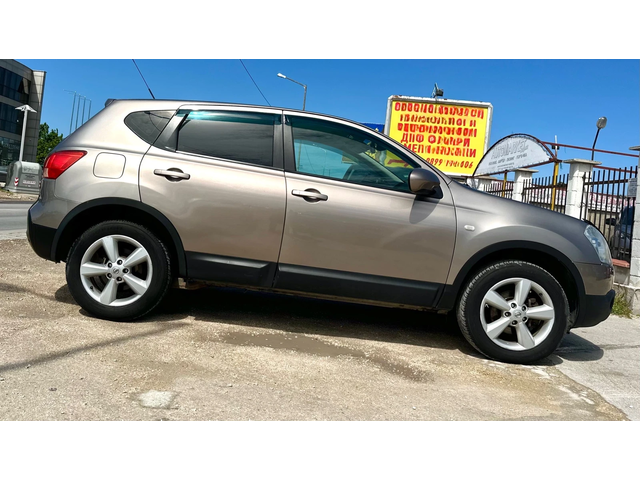 Nissan Qashqai 2.0i 141HP AUTOMATIC 4WD - автомобили, коли, обяви за нови и употребявани 4