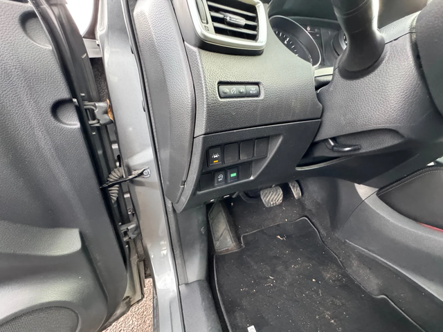 Nissan Qashqai 1.6 DCI - автомобили, коли, обяви за нови и употребявани 15