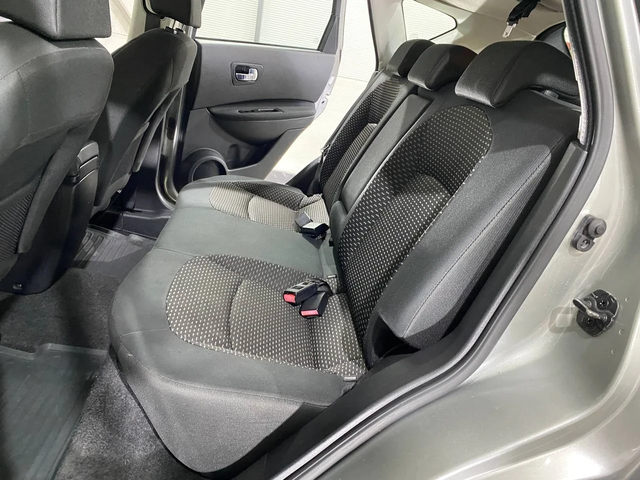 Nissan Qashqai 2.0i GAS - автомобили, коли, обяви за нови и употребявани 9