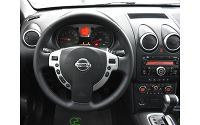 Nissan Qashqai 2.0i* 4x4* AUTOMAT* Сервизна книжка - автомобили, коли, обяви за нови и употребявани 12