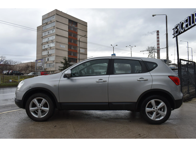 Nissan Qashqai 2.0i* 4x4* AUTOMAT* Сервизна книжка - автомобили, коли, обяви за нови и употребявани 1