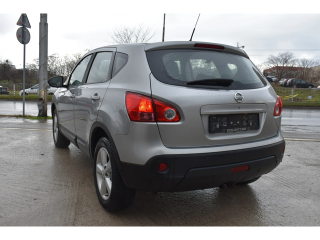 Nissan Qashqai 2.0i* 4x4* AUTOMAT* Сервизна книжка - автомобили, коли, обяви за нови и употребявани 2